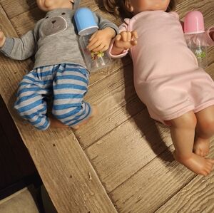 Realistic baby dolls